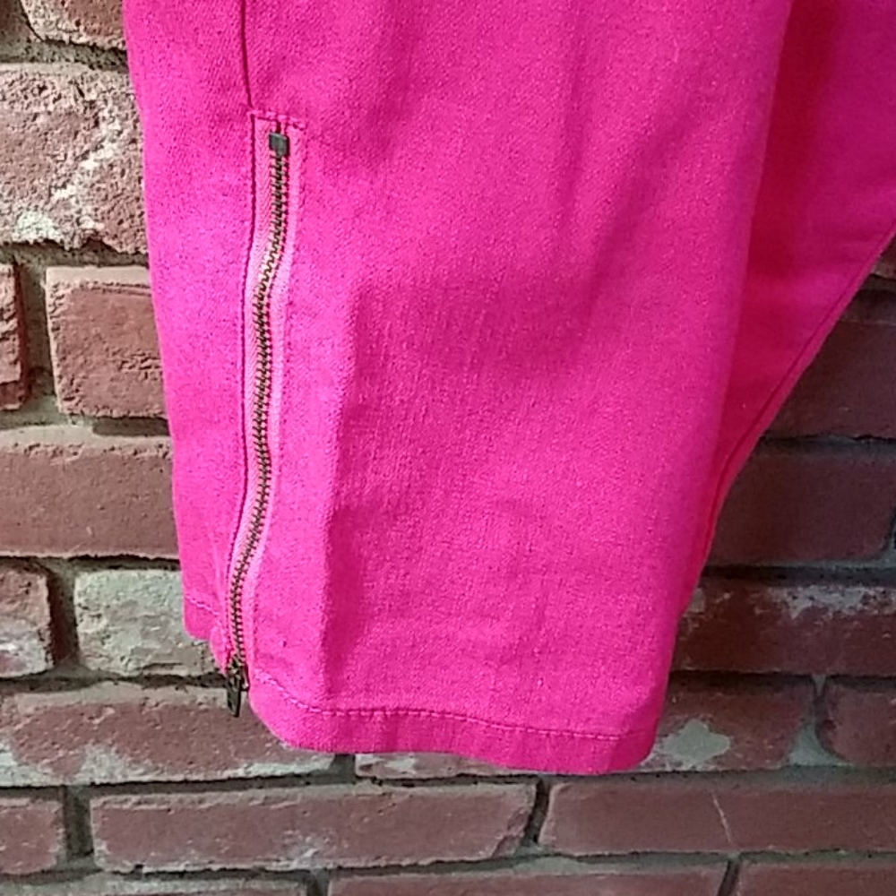 Capris - Picture 4 of 4